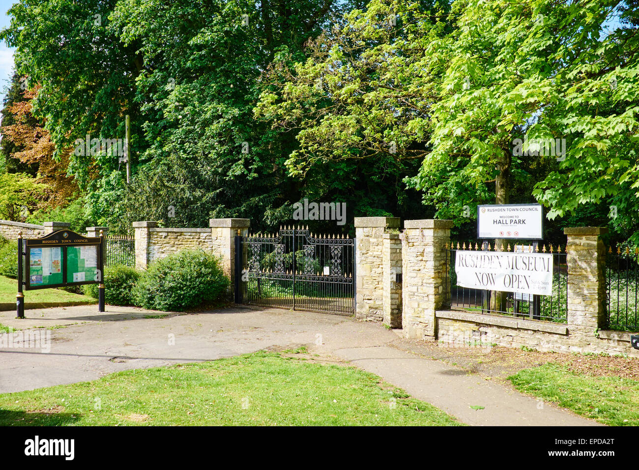 Entrée du Hall Park Rushden Northamptonshire UK Banque D'Images