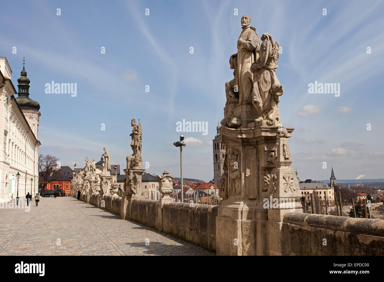 Kutna Hora : statues en face du collège des Jésuites Banque D'Images