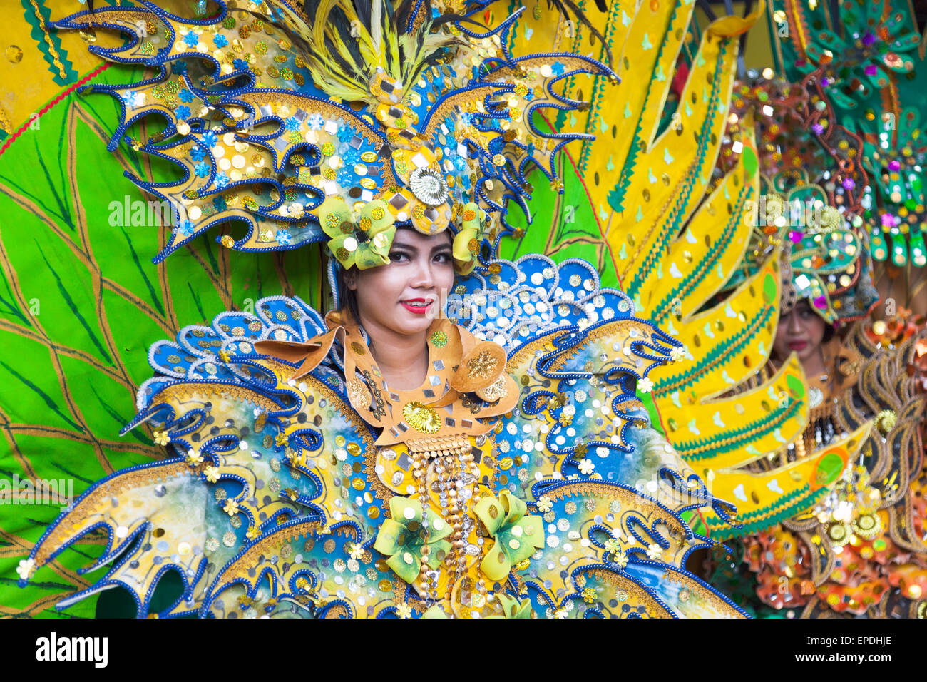 Danseuse indonésienne en costume - 16 mai 2015 FestivalAsia, Londres (Lila) Bhawa Banque D'Images