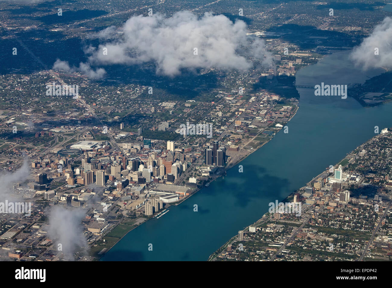 Vue aérienne, Detroit, Michigan avec la rivière Détroit Photo Stock Alamy