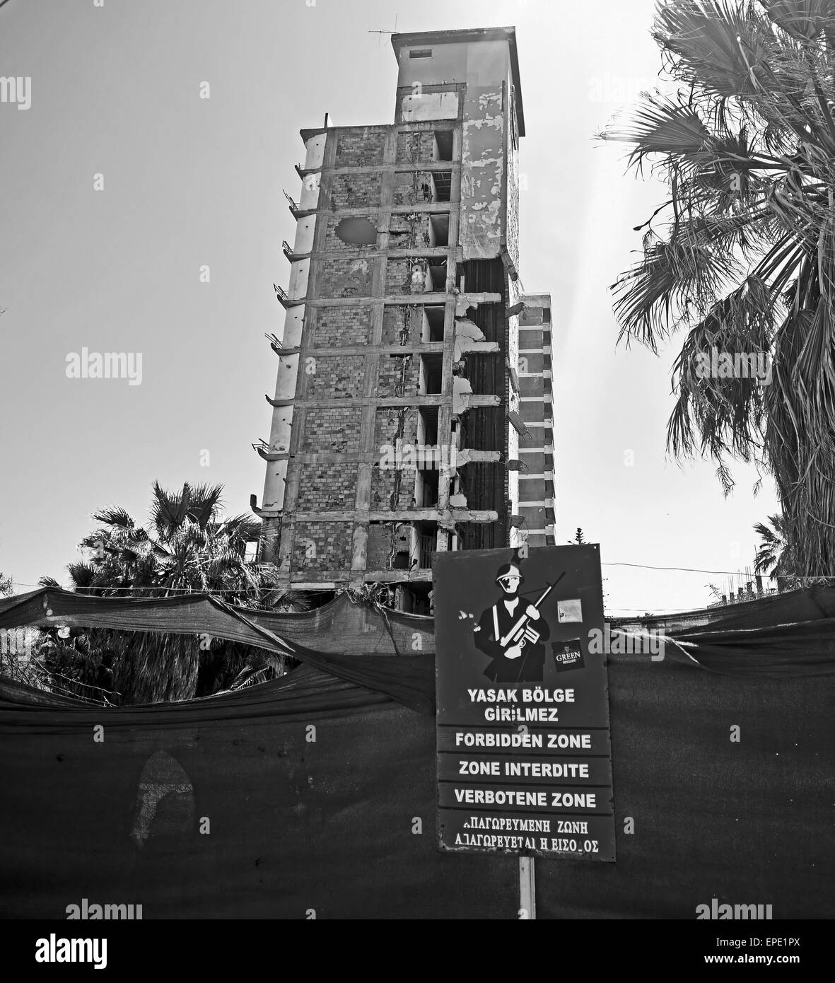 Varosha hôtel abandonné et frappés par des armes à feu en 1974 Varosha Famagusta Banque D'Images