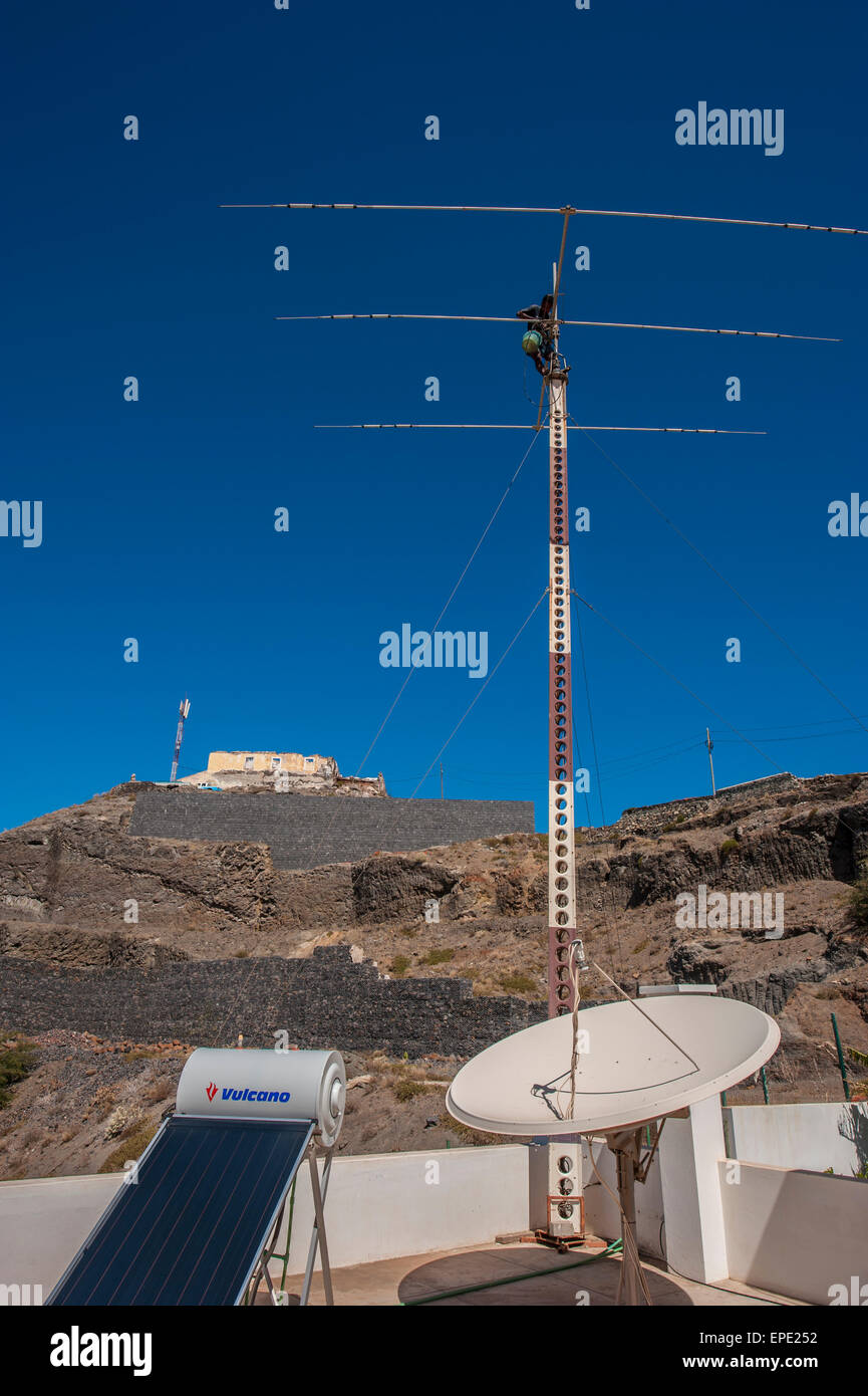 Ham radio satellite antenna Banque de photographies et d'images à haute  résolution - Alamy