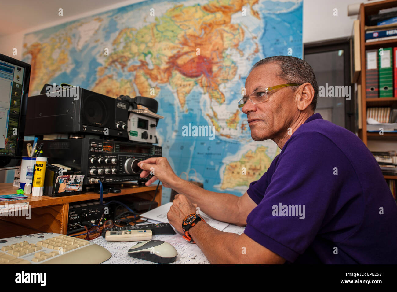 La station de radio amateur à Mindelo sur l'île de Sao Vicente dans  l'archipel du Cap Vert, l'océan Atlantique Photo Stock - Alamy