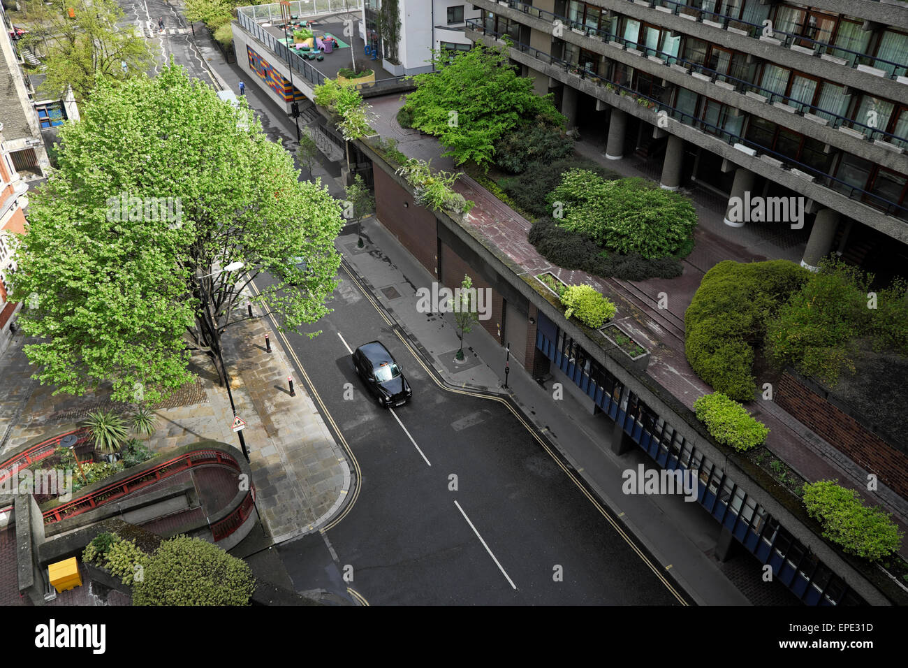 Une vue de ruelle d'or à partir d'une télévision et de Barbican à Londres EC2Y KATHY DEWITT Banque D'Images