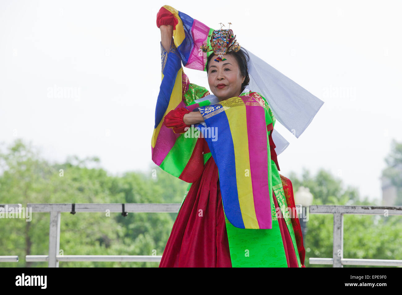 Korean woman performing traditional dance, National Festival du patrimoine asiatique - Washington, DC USA Banque D'Images