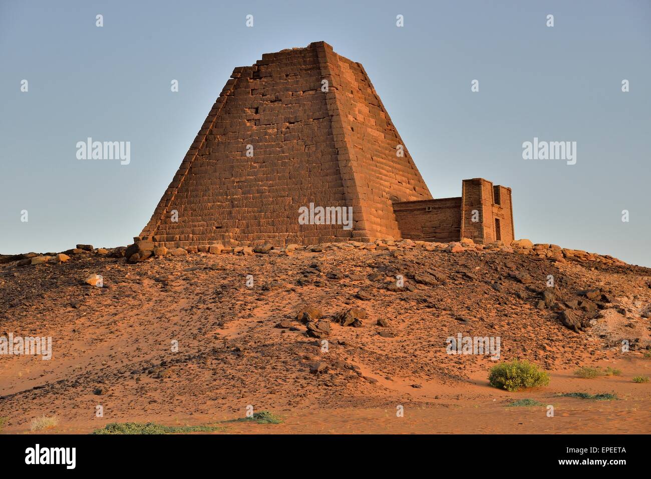 Pyramide du cimetière du nord de Méroé, Nubia, Nahr an-Nil, au Soudan Banque D'Images