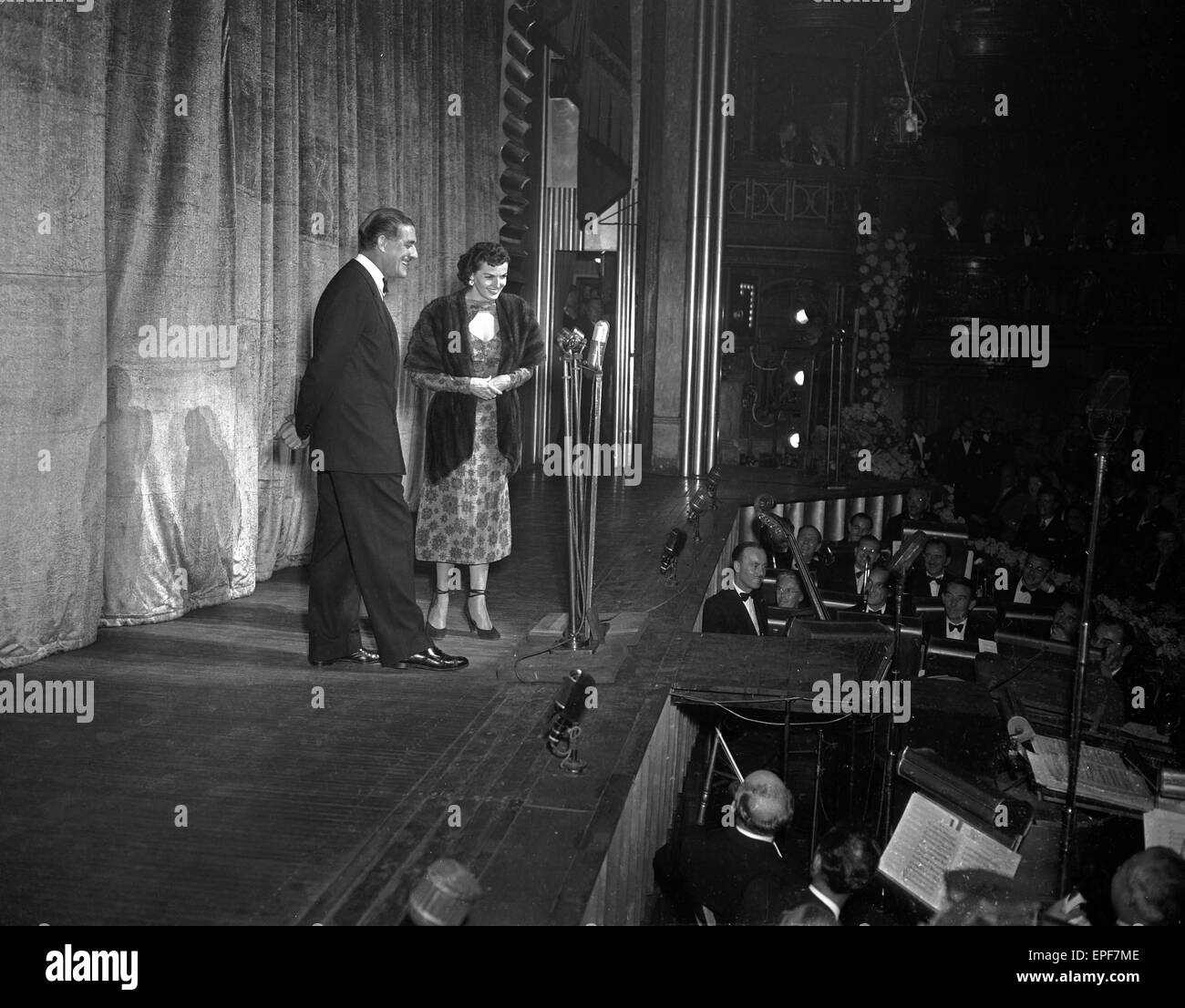 Le Daily Herald Radio Show au London Palladium. 2 octobre 1949. Banque D'Images