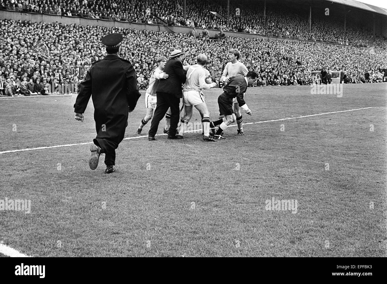 Newcastle Utd v Manchester City 11 mai 1968. Division de la Ligue un match à St James Park. Score final 3 Newcastle Manchester City 4 Banque D'Images