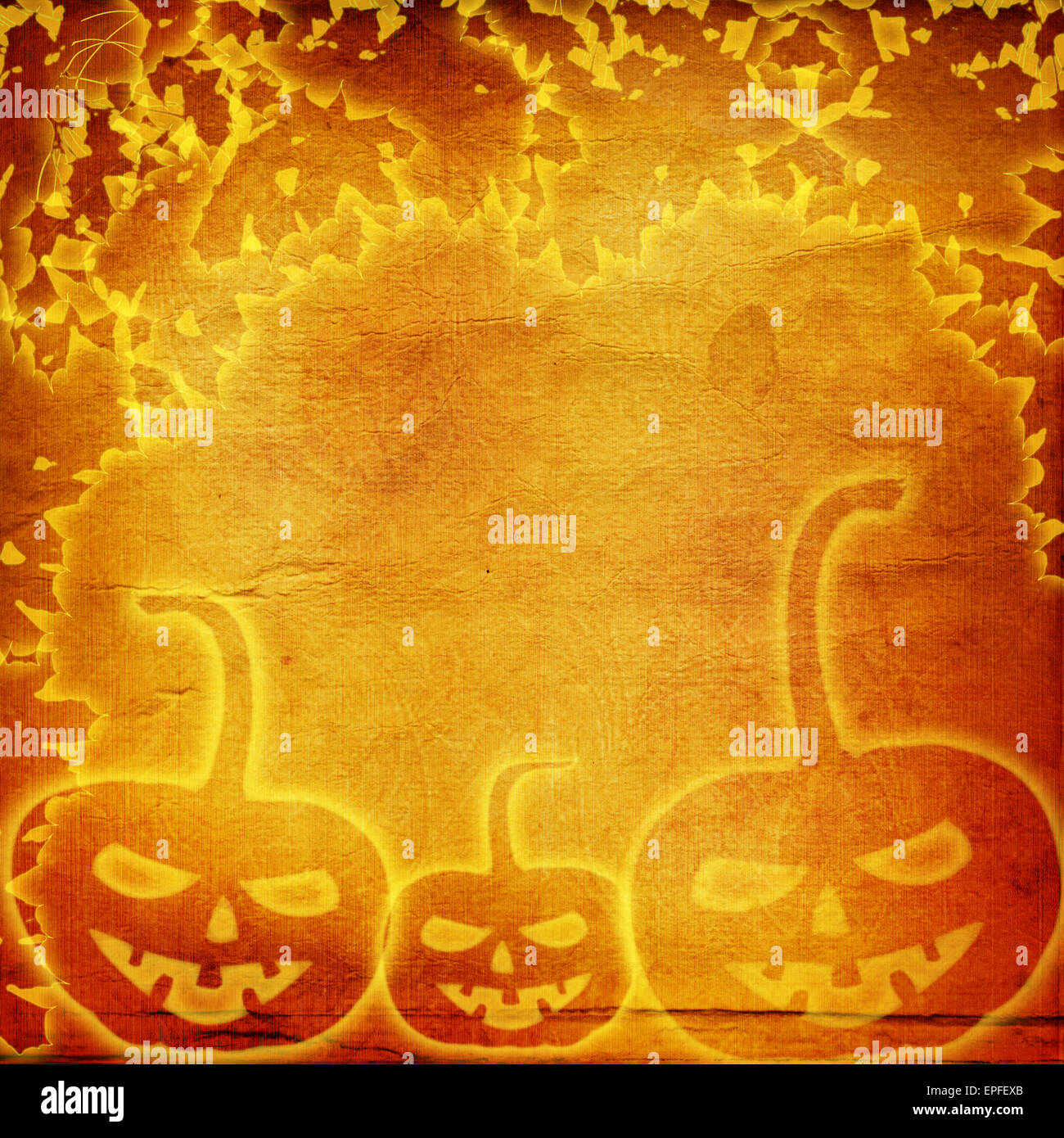 Jour de fête Halloween citrouille sur le papier fond abstrait avec les feuilles d'automne Banque D'Images