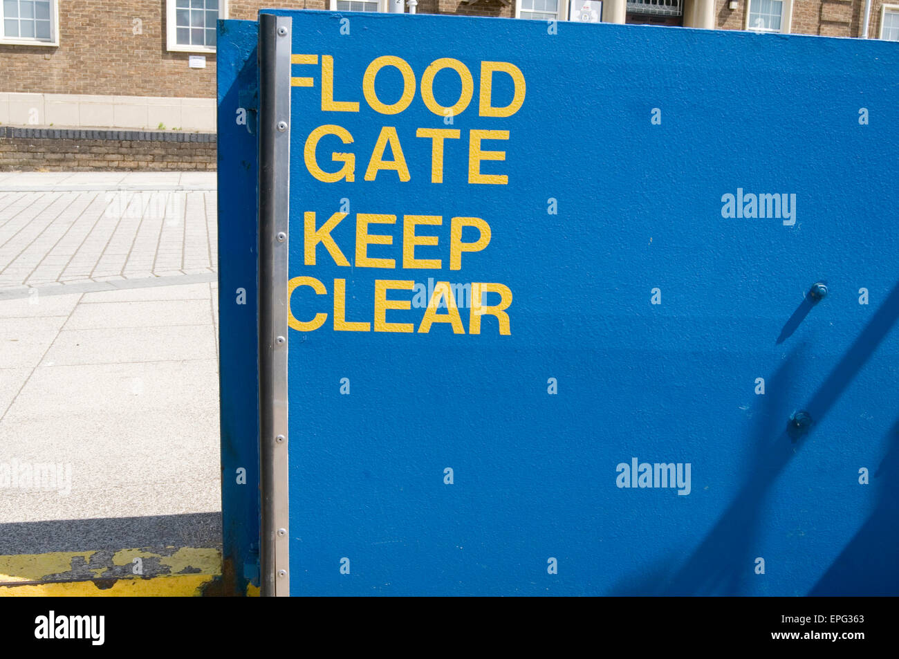 L'ouverture des portes d'inondation inondations Inondations gate uk immigration migrations défense ouverte immigrants Immigrants migrants migrants policy Banque D'Images