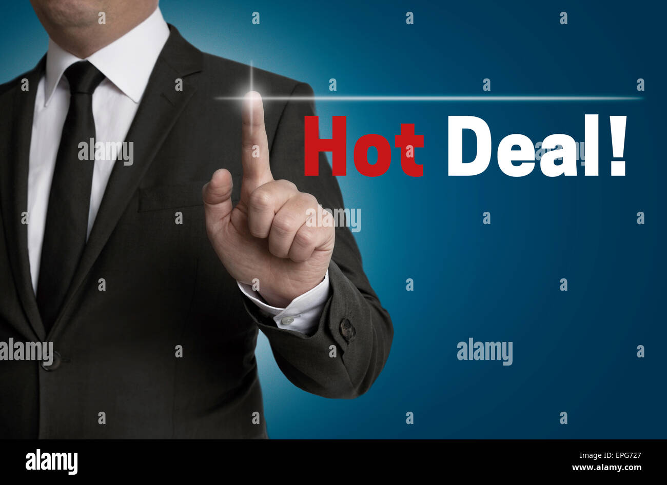 Hot Deal écran tactile est exploité par l'homme d'affaires. Banque D'Images