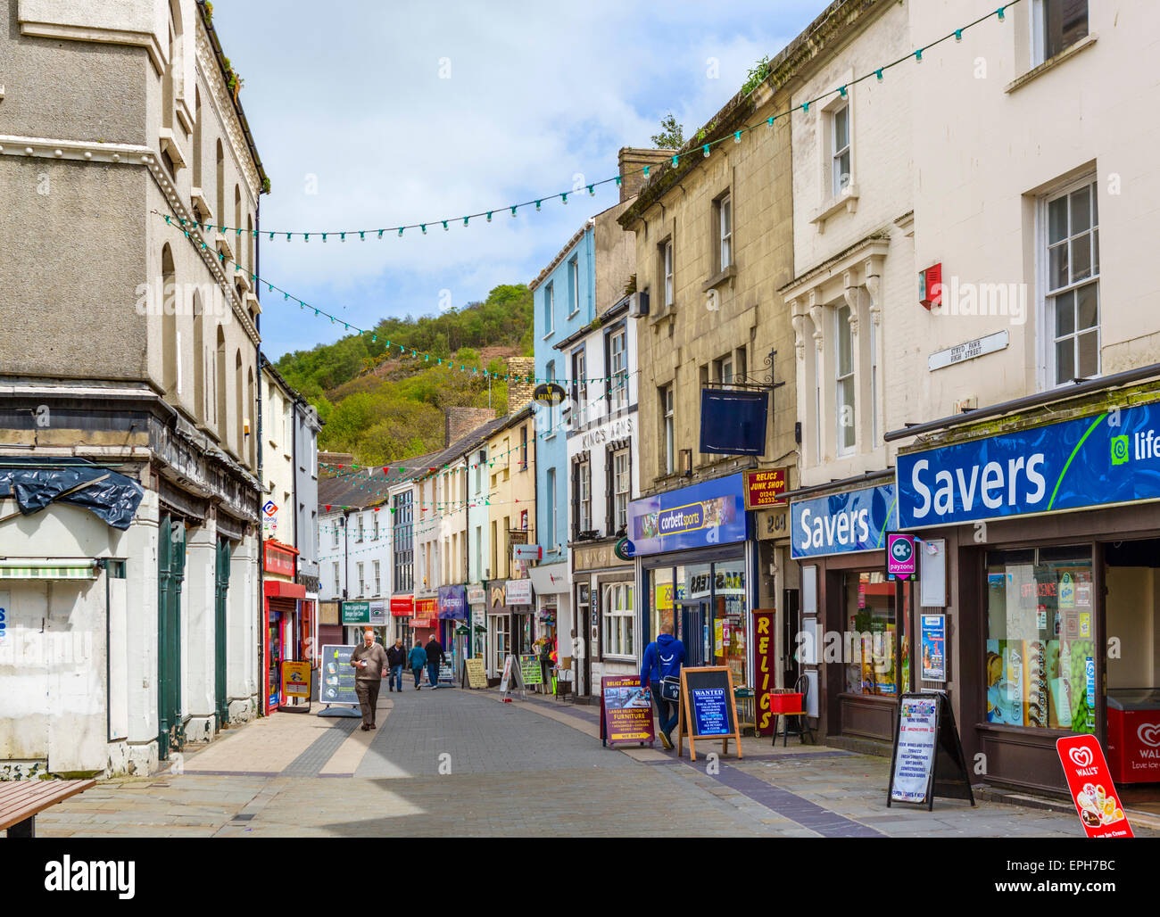 High Street à Bangor, Gwynedd, Pays de Galles, Royaume-Uni Banque D'Images