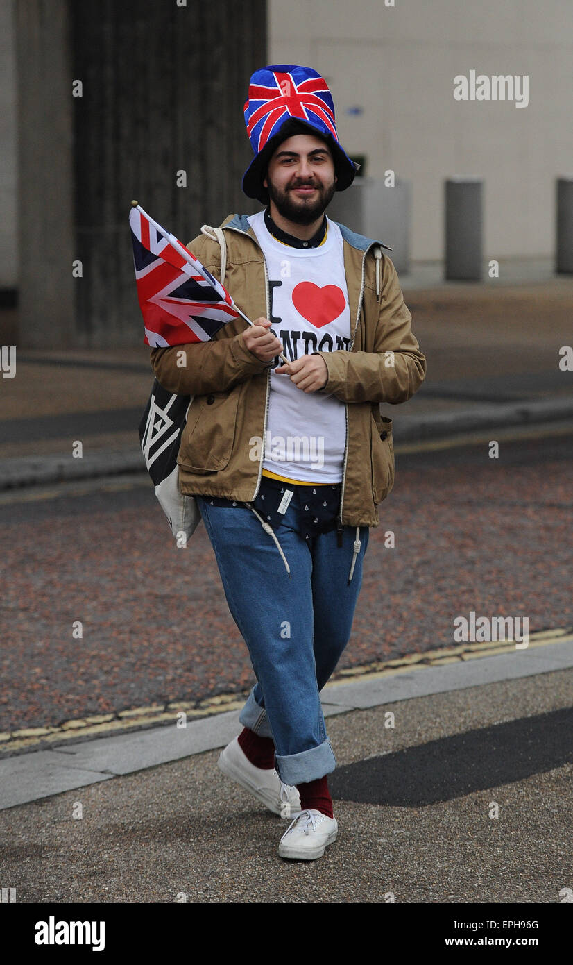 Mel B et finaliste de X Factor Andrea bénéficiant d''un thé l'après-midi et champagne tout en visitant Londres sur un itinéraire de bus principal comprend : Andrea Faustini Où : London, Royaume-Uni Quand : 13 novembre 2014 Crédit : Karl Piper/WENN Banque D'Images