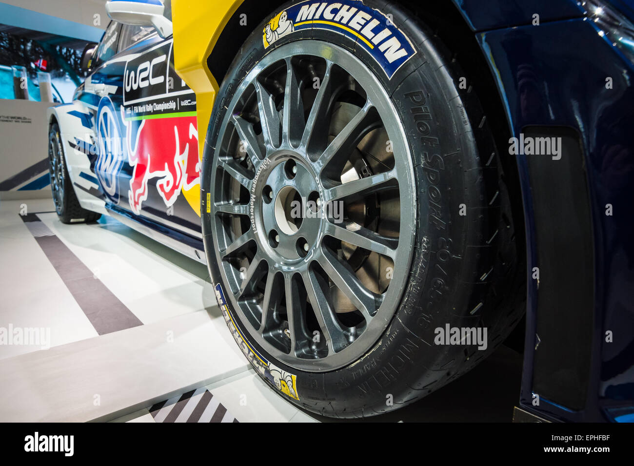 BERLIN - 02 MAI 2015 : Exposition. Fragment d'une voiture de sport Volkswagen Polo R WRC. Produite depuis 2015. Banque D'Images