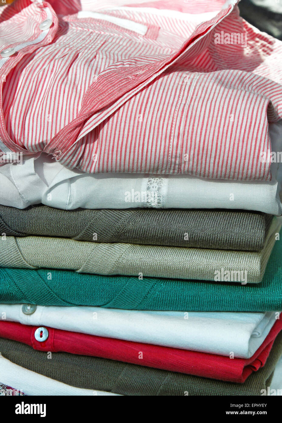 Pile de garde-robe Banque D'Images
