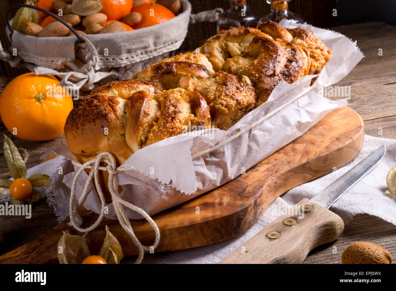 Gateau De Pate Levee Avec Orange Marmolade Photo Stock Alamy Gateau De Pate Levee Avec Orange Marmolade Photo Stock Alamy