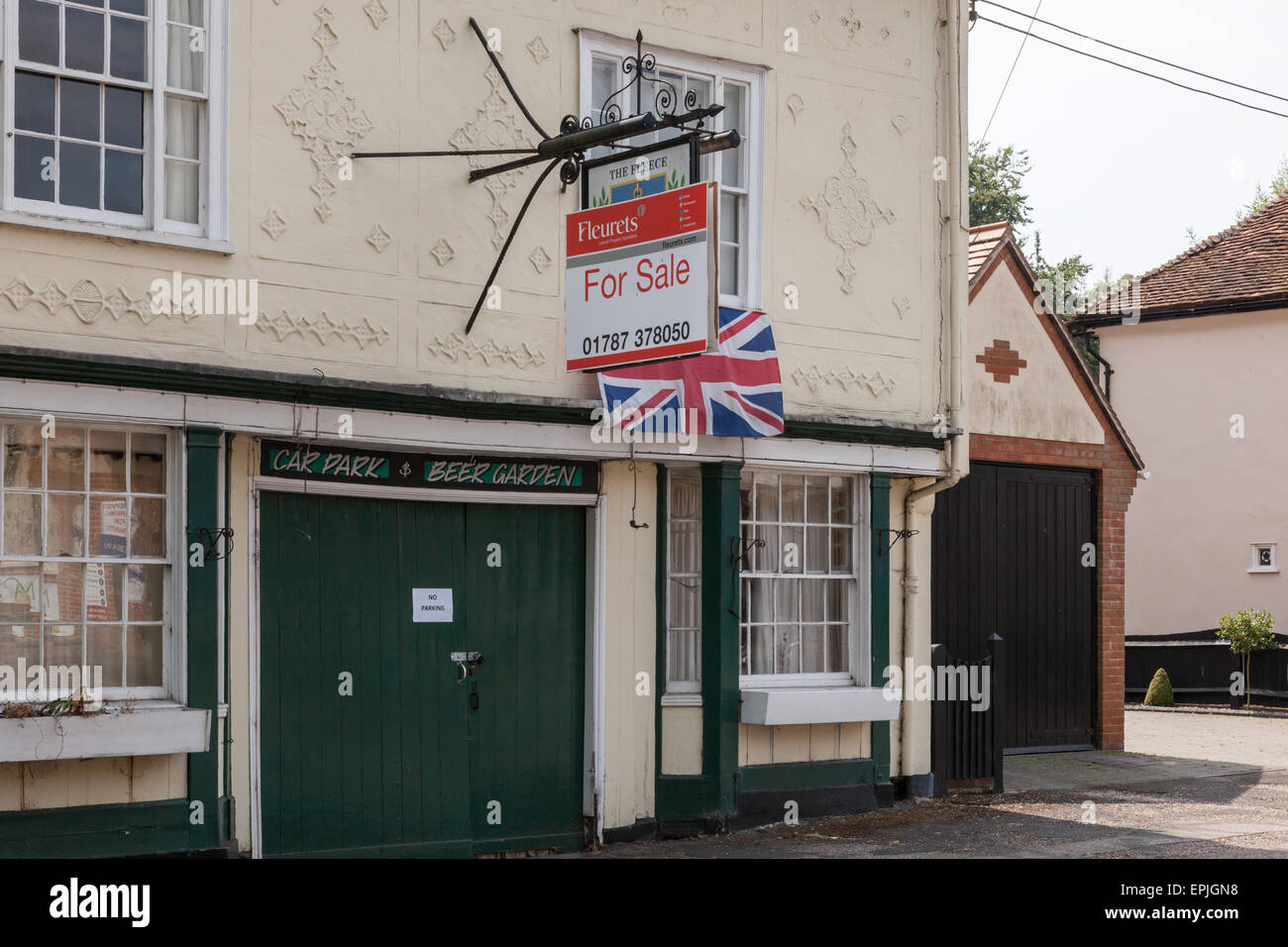 L'ouatine pub, fermé et à vendre(2013), Coggeshall, Essex, Angleterre, RU Banque D'Images