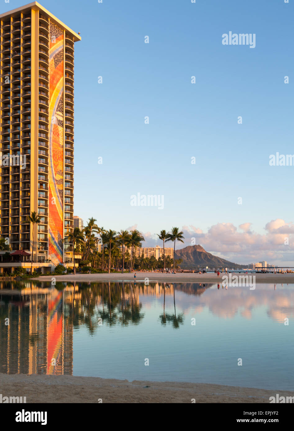 Carrelage mural nouvellement restauré sur Rainbow Tower Banque D'Images
