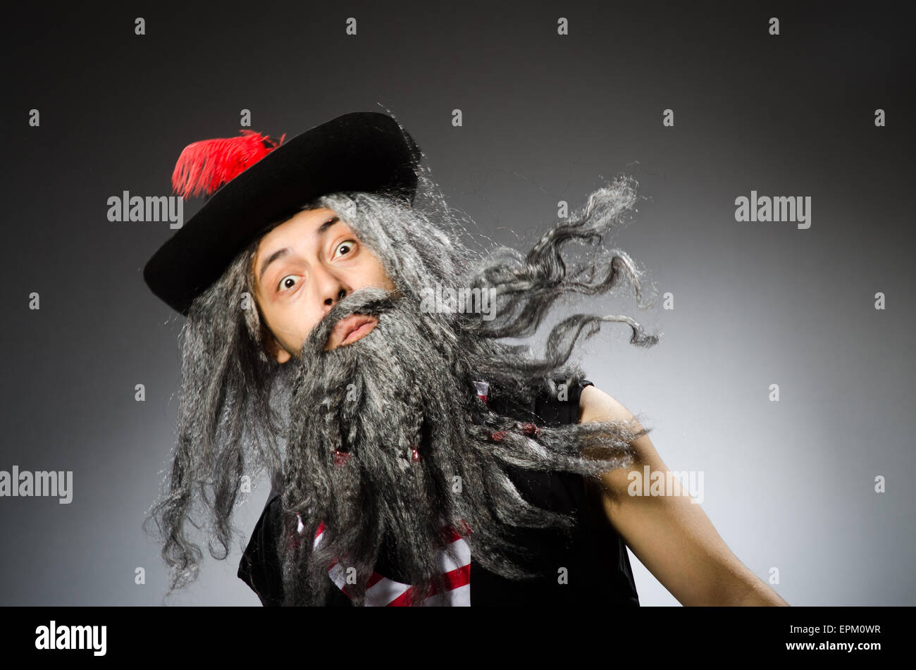 Funny pirate avec longue barbe Banque D'Images