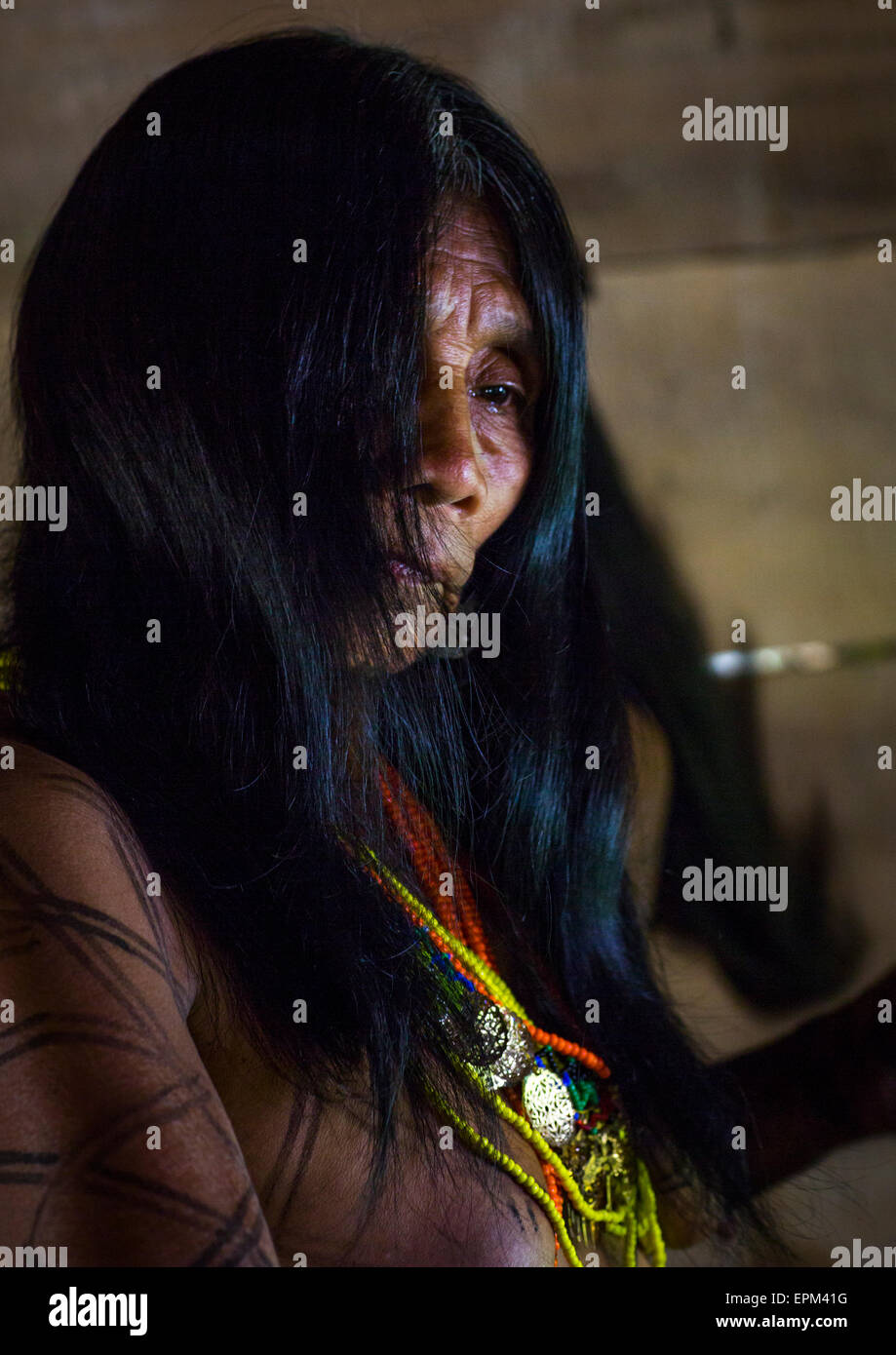 Panama, province de Darién, Bajo Chiquito, femme de la Tribu Indienne indigène Embera Banque D'Images