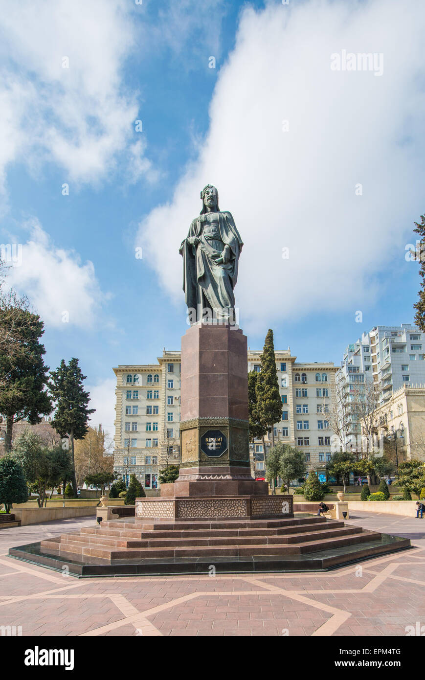 Monument à Bakou Azerbaïdjan Nizami Banque D'Images