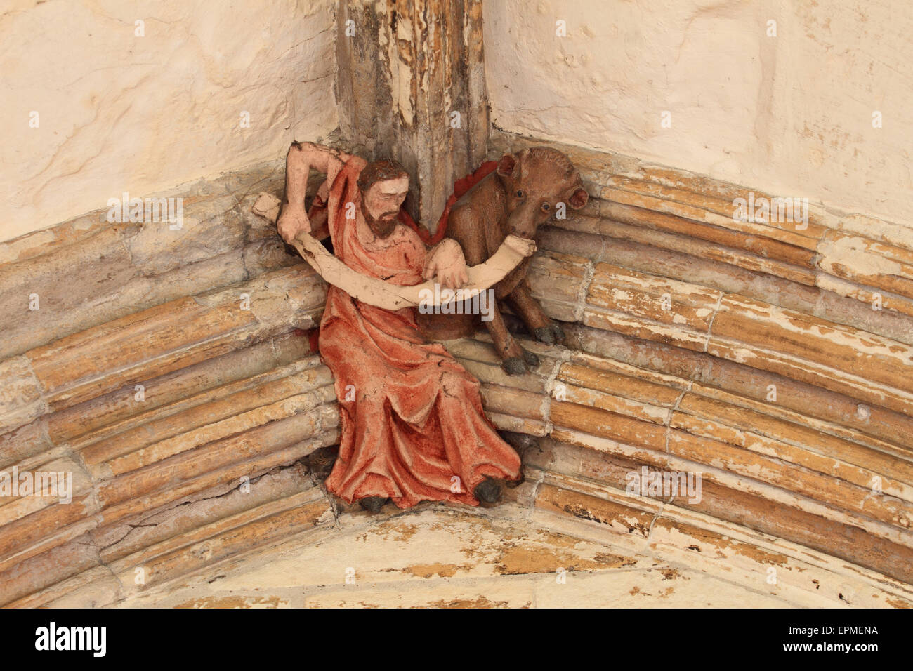 Misericord, face décorative sur plafond haut, église haute, Norwich Cathedral, Norfolk, Royaume-Uni Banque D'Images