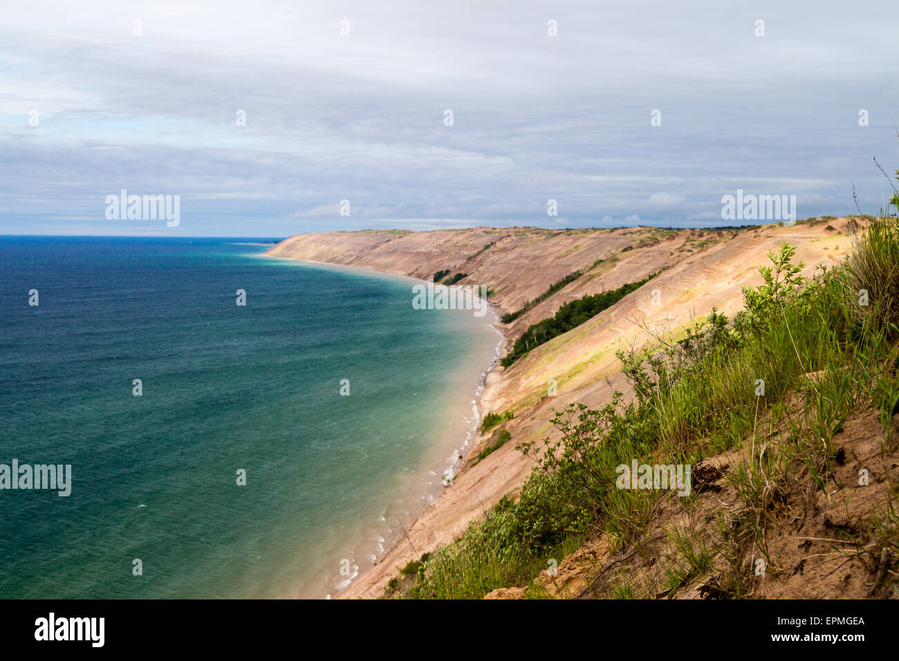 Les dunes de sable de Sable comme vu de la Log Slide donnent sur de Pictured Rocks National Lakeshore à Munising, au Michigan. Banque D'Images