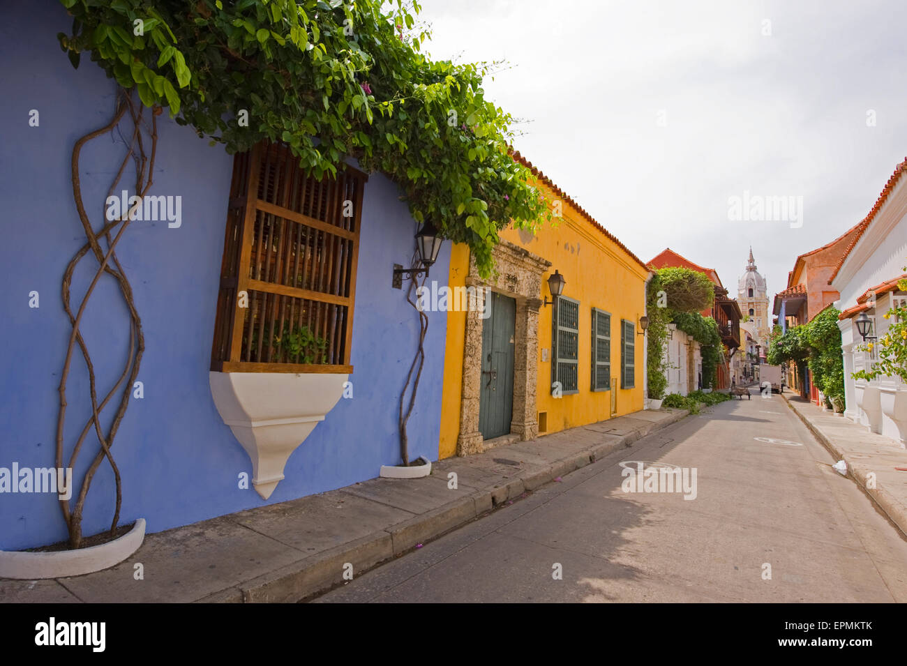 Une ruelle typique de Cartagena, Colombie, Amérique du Sud Banque D'Images