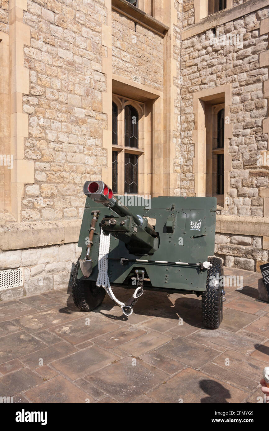 Un ancien HAC Ordnance QF 25 pounder-gun, conservé à la Tour de Londres, au Royaume-Uni. Banque D'Images