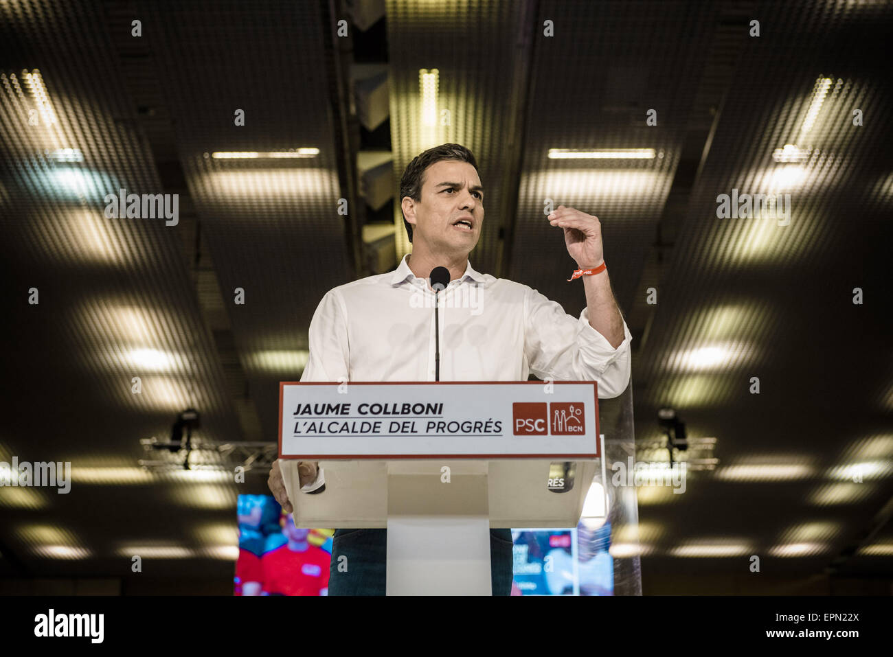 19 mai 2015 - Pedro Sanchez, secrétaire général de le Parti socialiste ouvrier espagnol (PSOE), prononce un discours lors de la campagne centrale de la CFP rallye pour les élections municipales à Barcelone © Matthias Rickenbach/ZUMA/ZUMAPRESS.com/Alamy fil Live News Banque D'Images