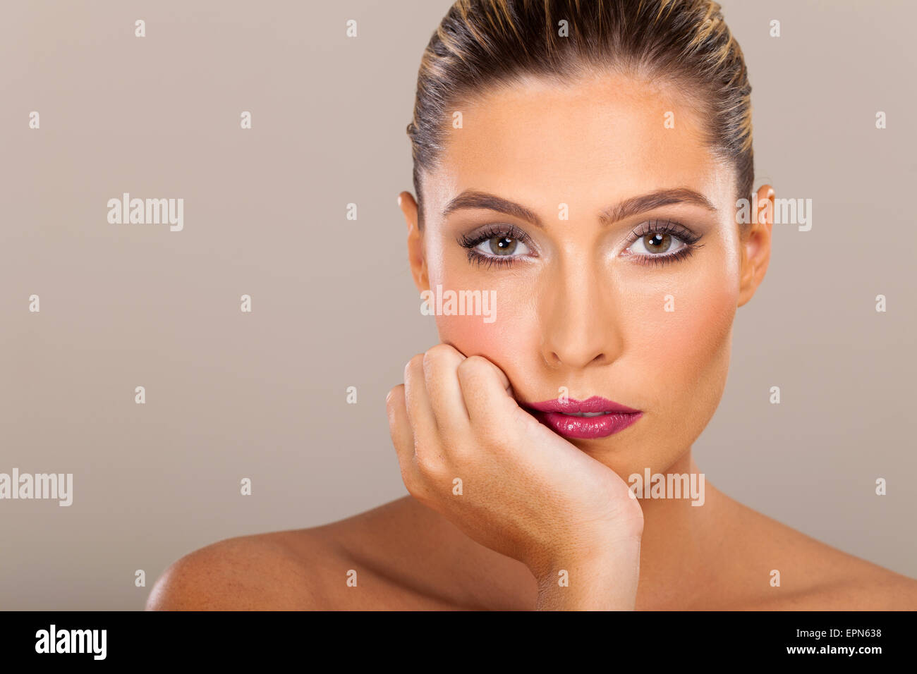 Jeune femme beauty face closeup Banque D'Images