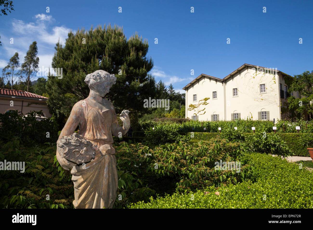 Statue dans le jardin de château St Jean Estate Winery, Kenwood, Sonoma, California, USA Banque D'Images