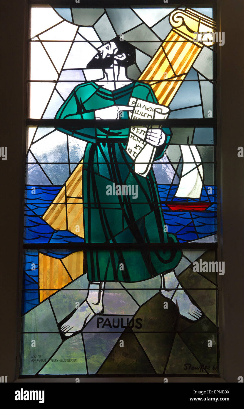 L'apôtre Paul, vitrail de l'Église évangélique réformée de Trubschachen, Canton de Berne, Suisse Banque D'Images