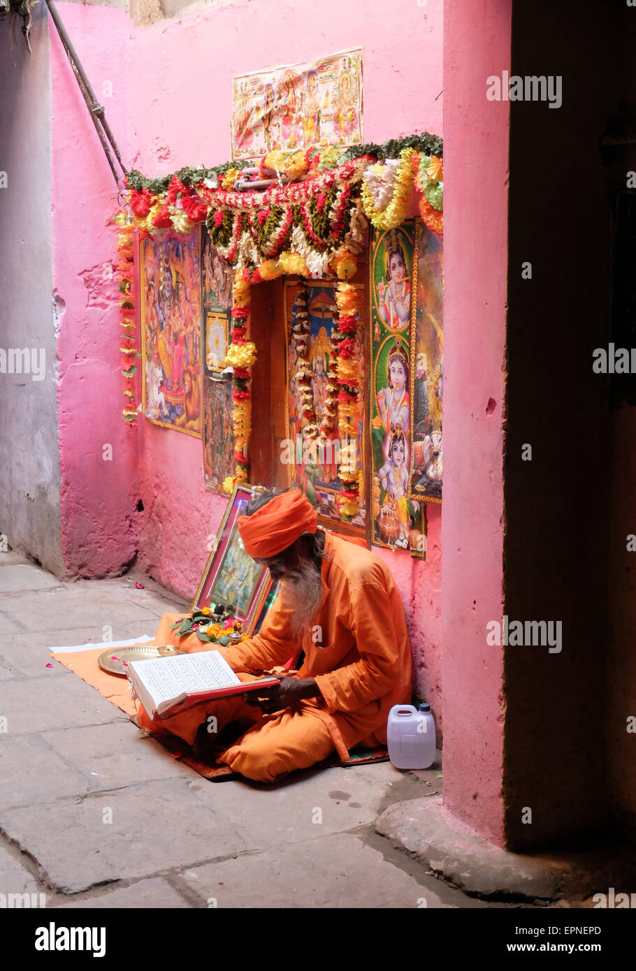 Saint homme hindou à Varanasi, Uttar Pradesh. Banque D'Images