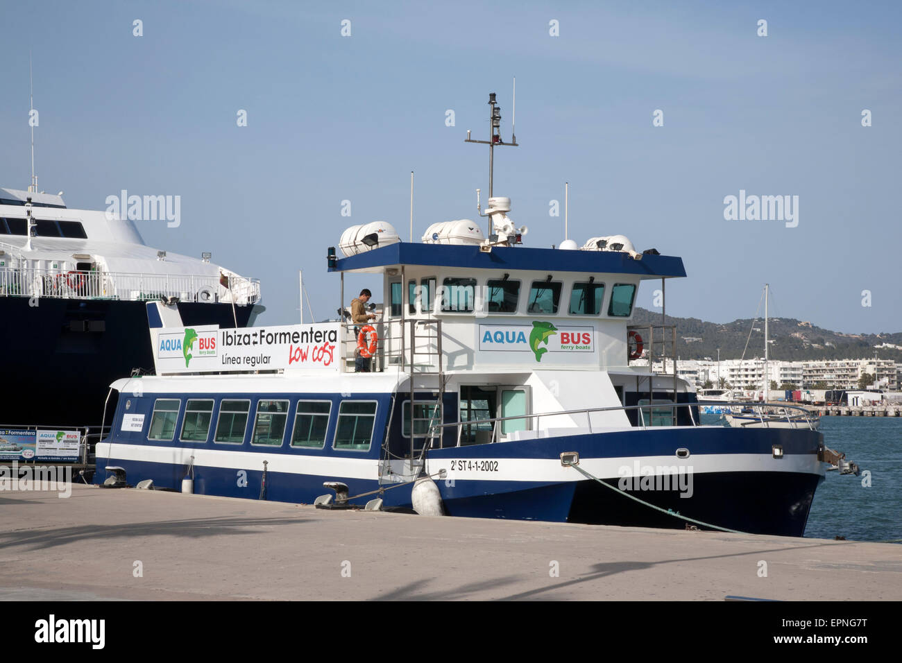 Bus aquatique ; ferry low-cost Harbour et Port, Ibiza, Baléares, Espagne Banque D'Images