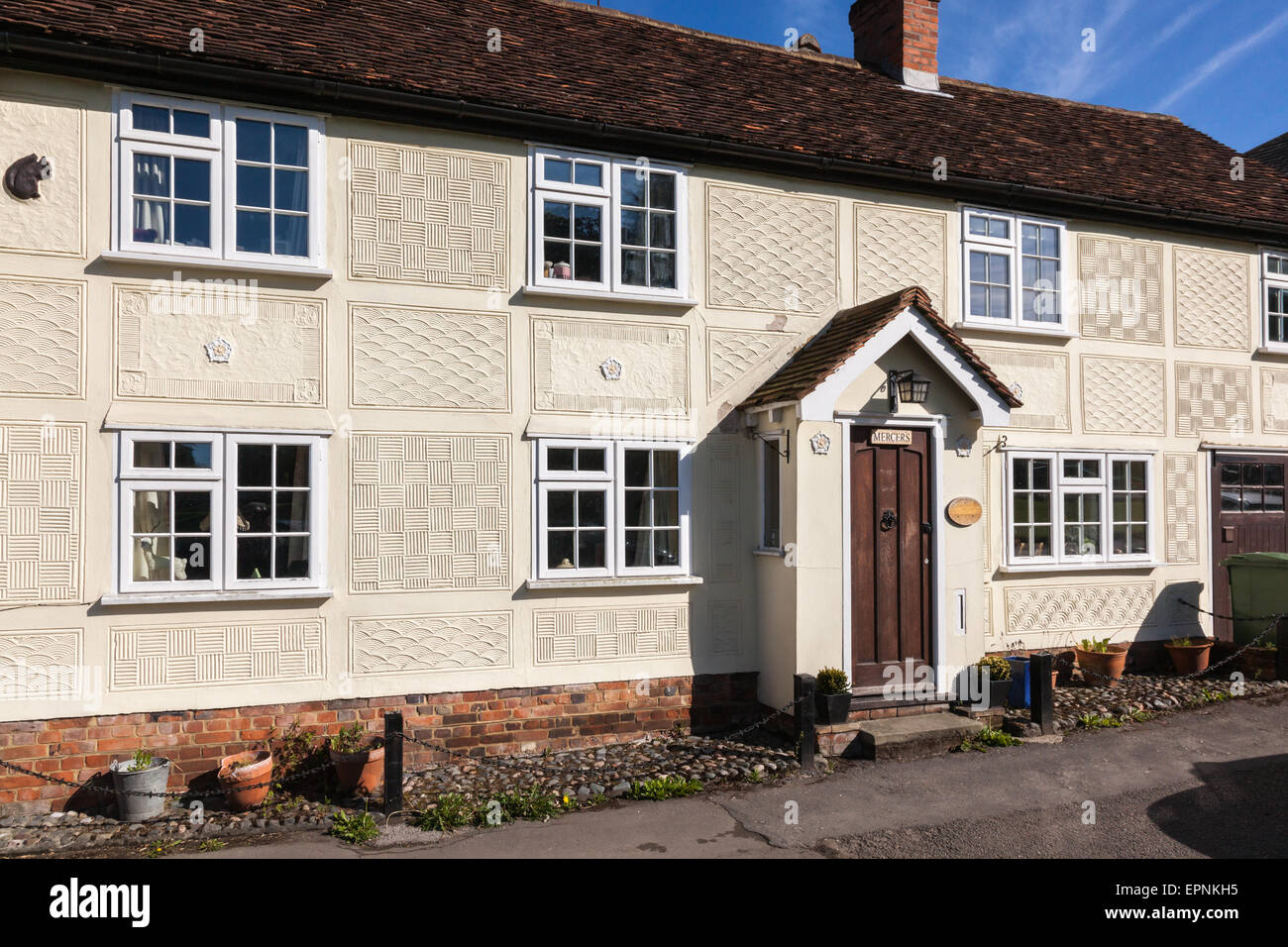 Une maison de village avec un motif en damier de pargetting conçoit, Finchingfield, Essex, Angleterre, RU Banque D'Images