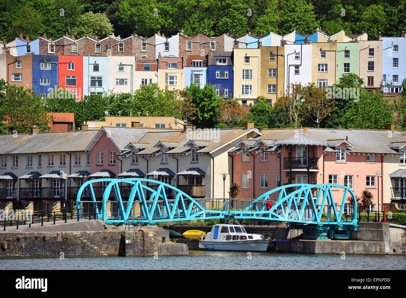 Maisons en terrasse donnant sur le port de Bristol. Banque D'Images
