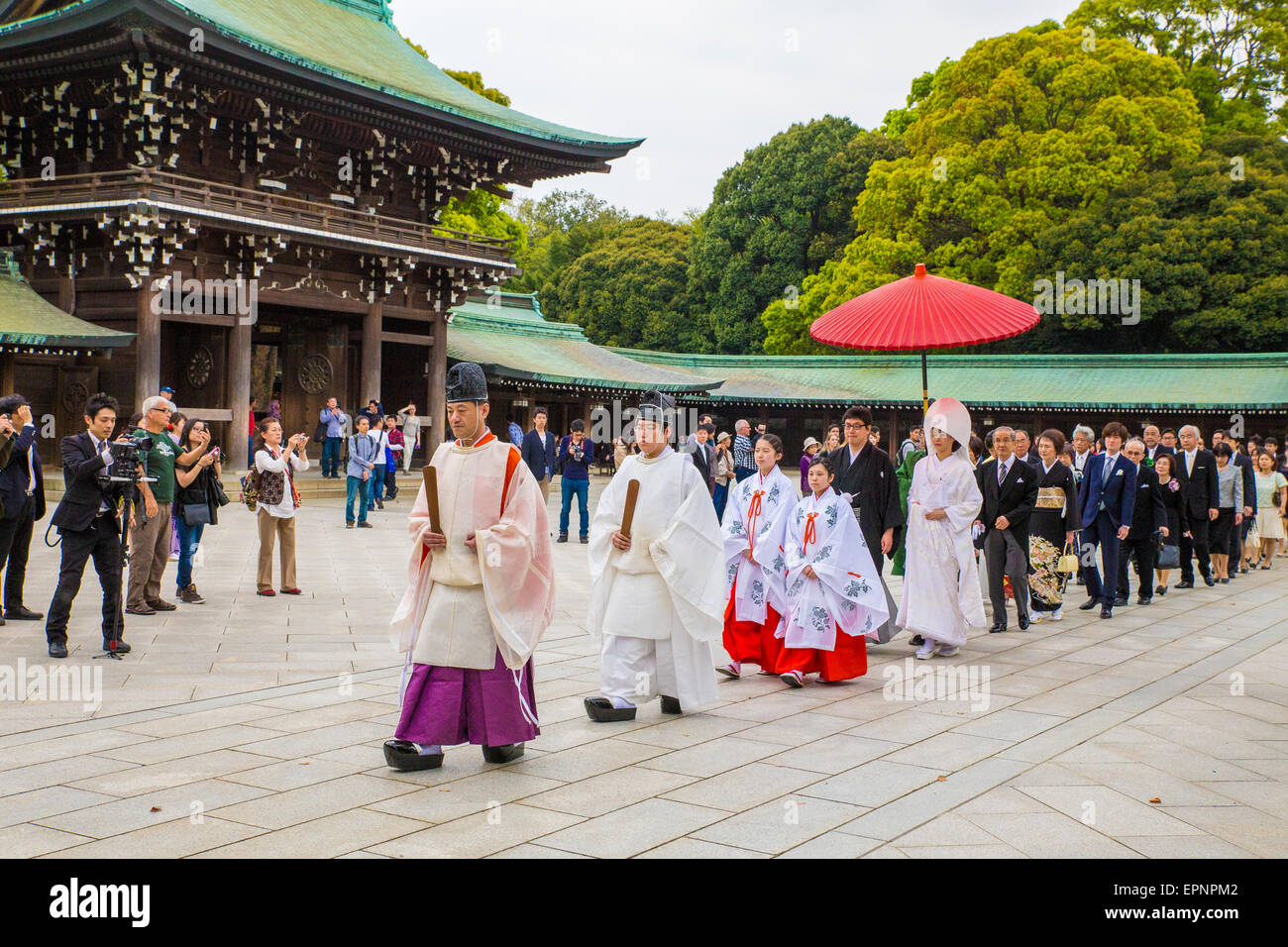 Un mariage dans la tradition Shinto japonais Banque D'Images
