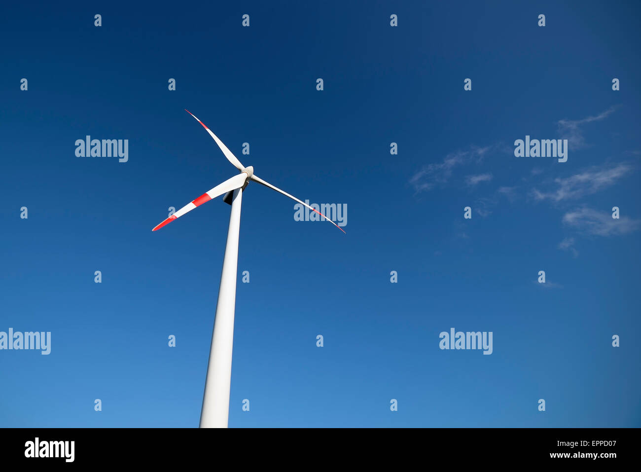 Wind turbine pour produire de l'électricité de l'énergie renouvelable symbole Banque D'Images