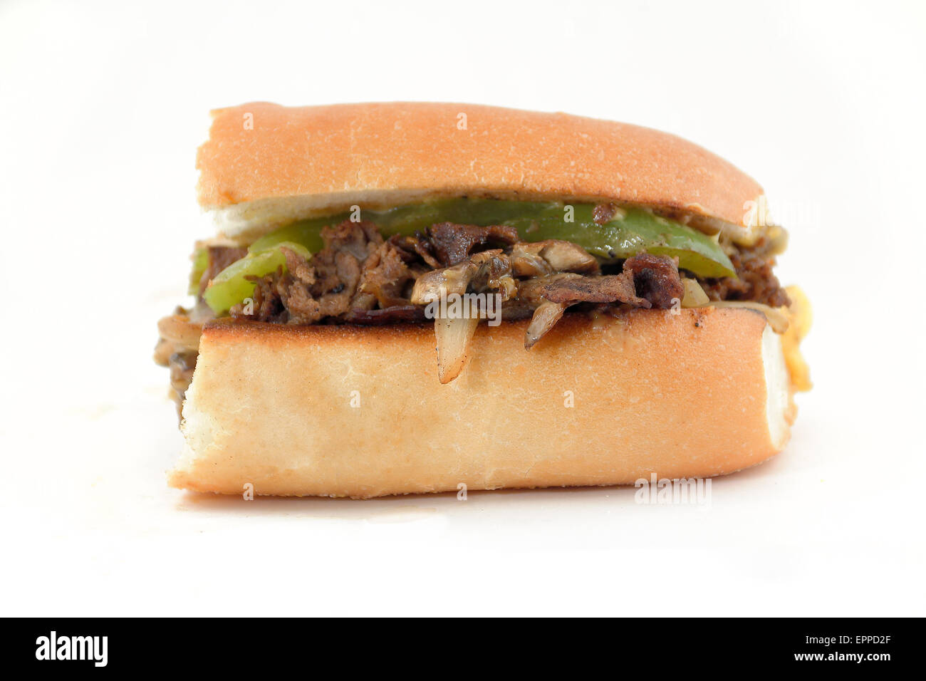 Philly cheese steak malpropre avec champignons et poivrons et oignons Banque D'Images