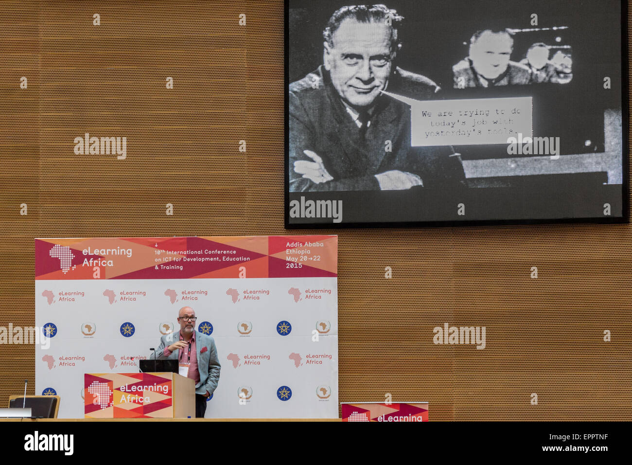 Addis Abeba, Ethiopie. 20 mai, 2015. Mark Surman, directeur exécutif, Mozilla, livre un discours lors de l'ouverture de la 10e conférence eLearning Africa, le 20 mai 2015 à Addis-Abeba, Ethiopie. Crédit : Dereje Belachew/Alamy Live News Banque D'Images