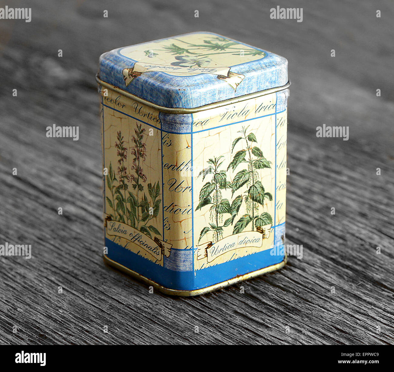 Épices fort Rouillé vintage à bord d'arrière-plan Banque D'Images