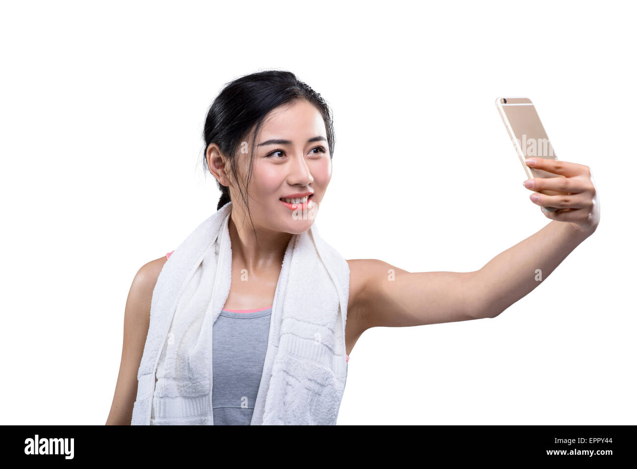 Jeunes femmes athlètes faisant sur smartphone selfies Banque D'Images