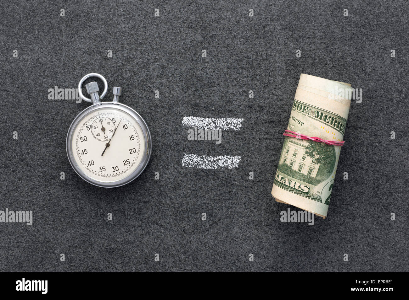 Time is money concept sur le tableau noir Banque D'Images