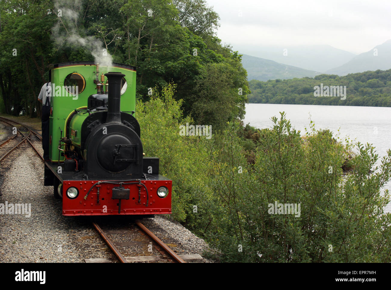 Train à vapeur, lac Padarn Llanberis Banque D'Images