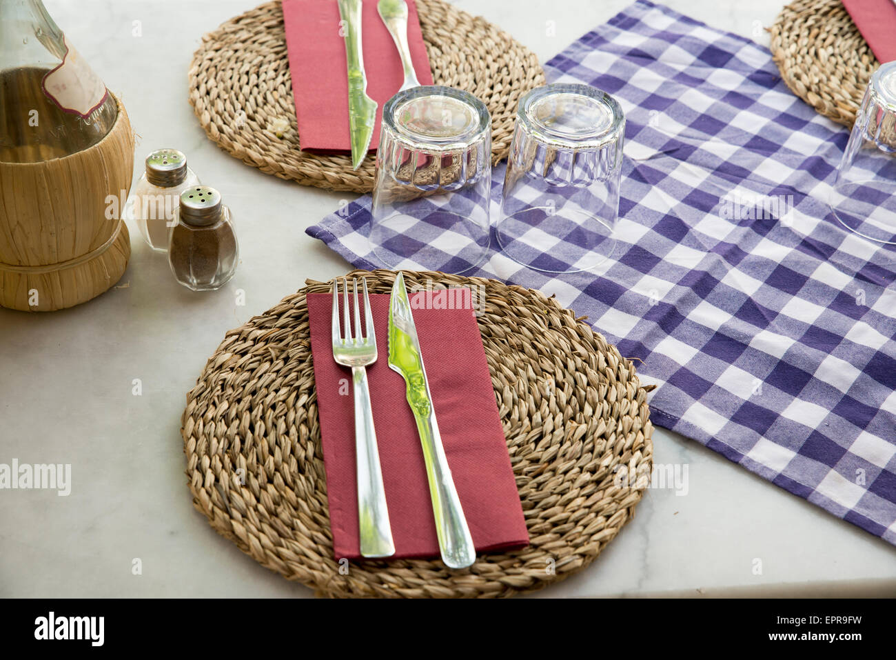 La table dans un restaurant sur la rue Banque D'Images