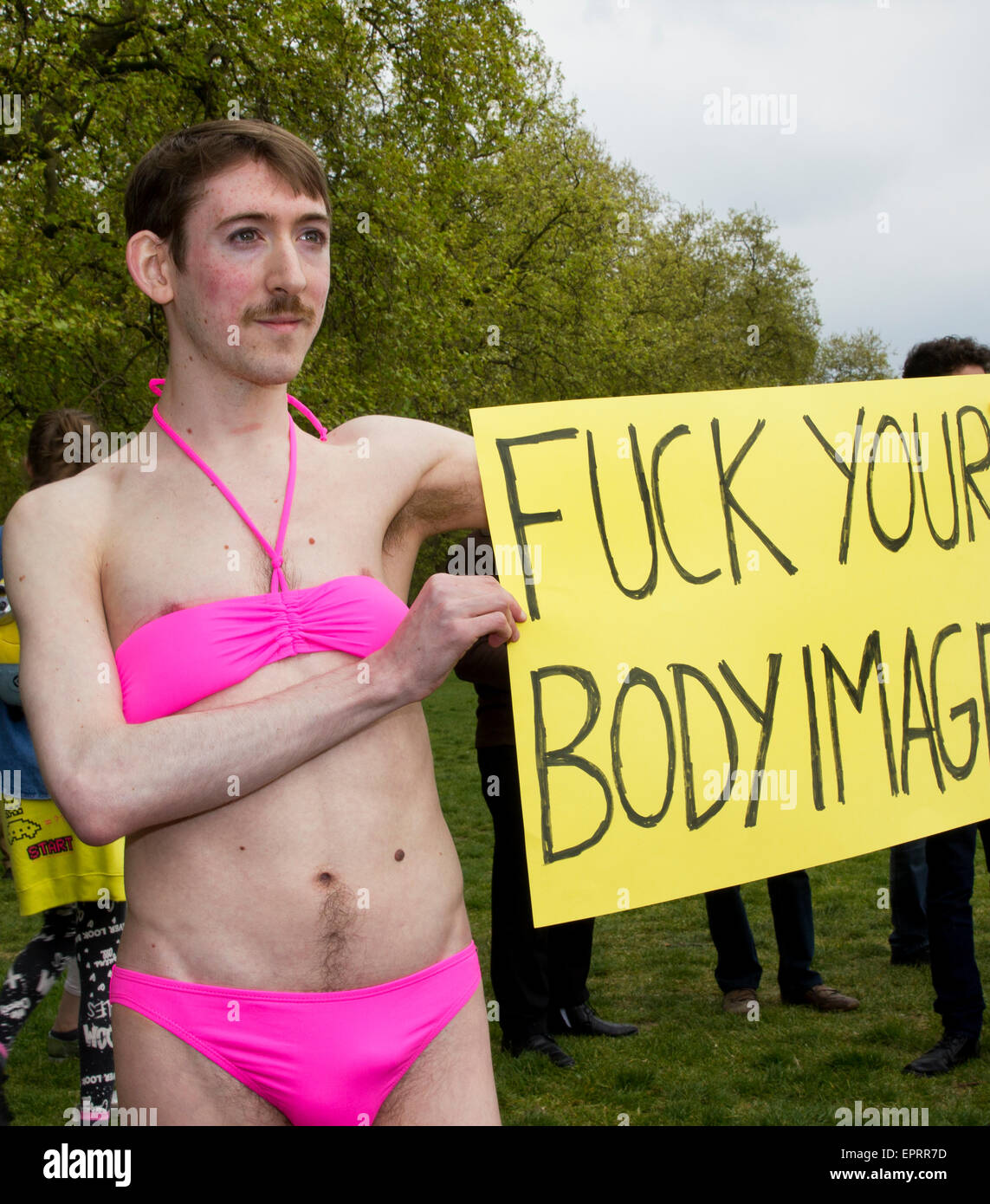 De protestation contre la protéine 'beach body prêt' annonce, Hyde Park, London, UK 2 Mai 2015 Banque D'Images
