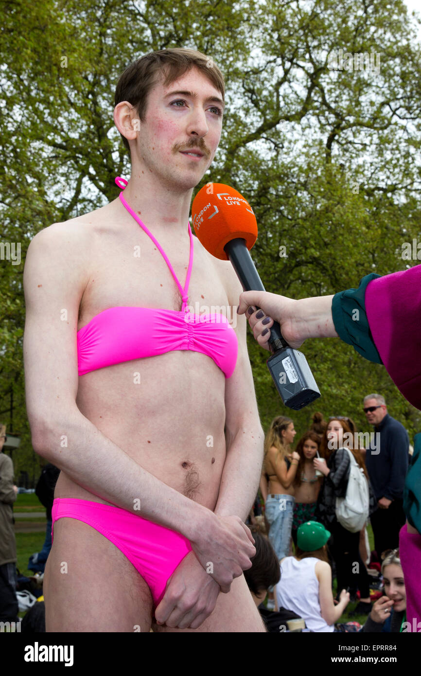 De protestation contre la protéine 'beach body prêt' annonce, Hyde Park, London, UK 2 Mai 2015 Banque D'Images