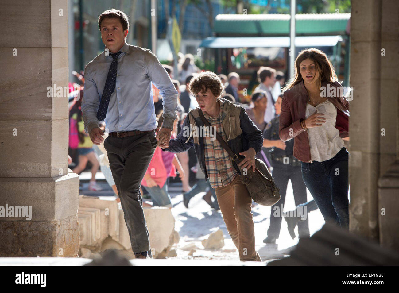 San Andreas est une aventure-action film catastrophe réalisé par Brad Peyton. Cette photo est pour un usage éditorial uniquement et est l'auteur de la société film et/ou le photographe attribué par le film ou la société de production et ne peut être reproduite que par des publications dans le cadre de la promotion du film ci-dessus. Un crédit obligatoire pour l'entreprise de film est nécessaire. Le photographe devrait également être portés lorsqu'il est connu. Banque D'Images