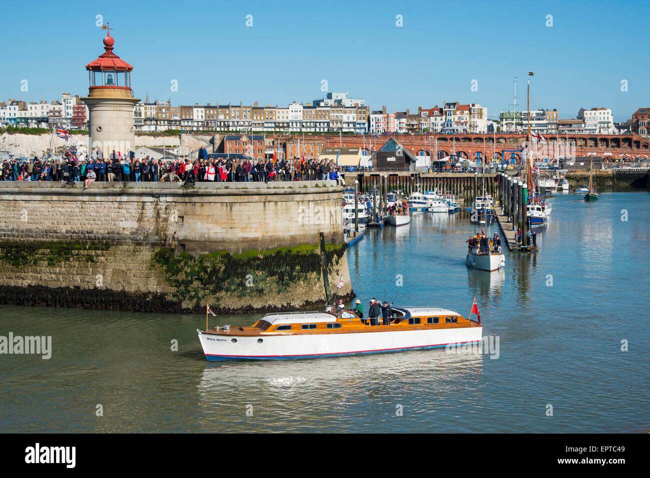 Marlin blanc dunkerque petit navire Banque de photographies et d’images ...
